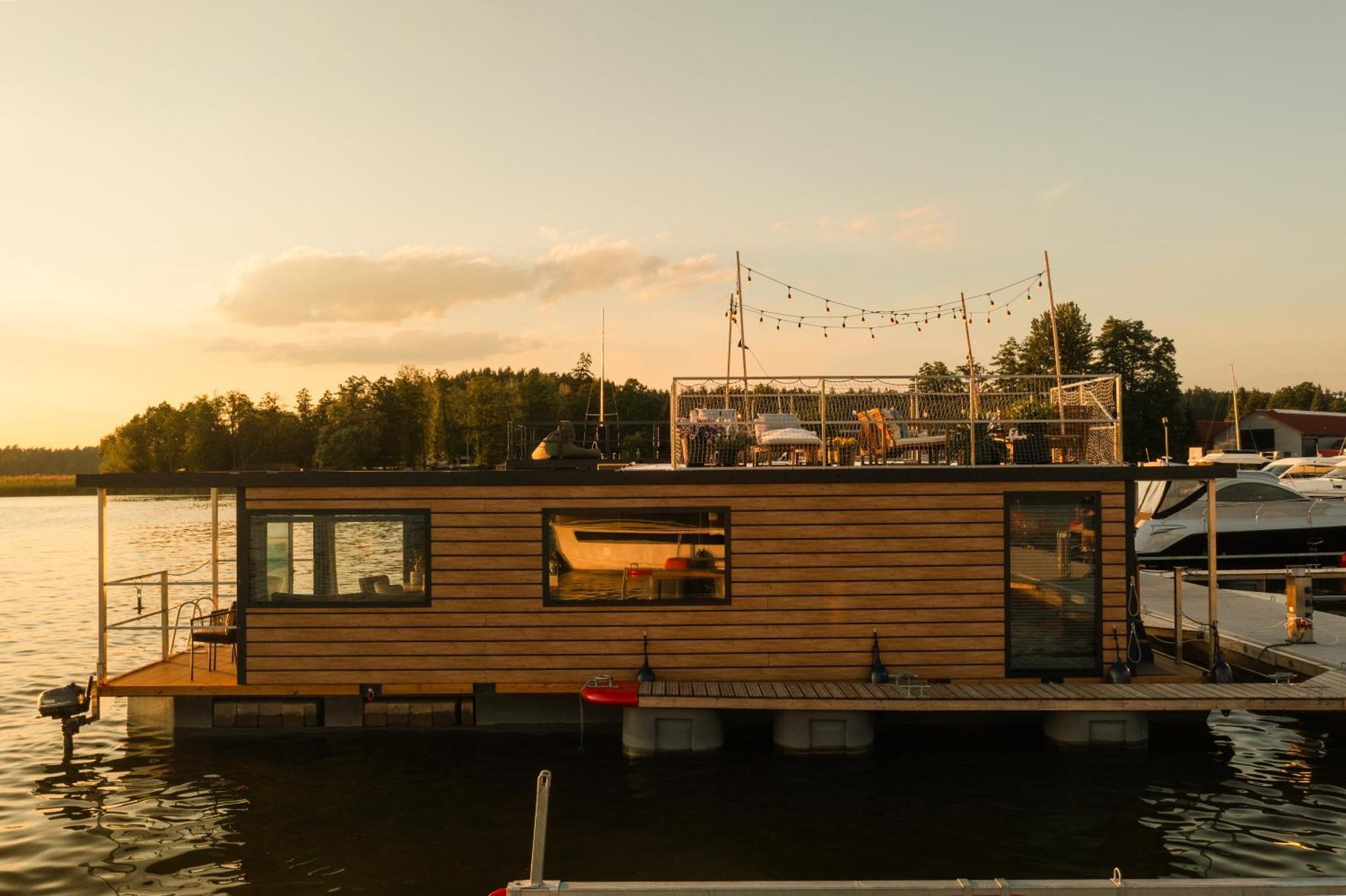 Domek Na Wodzie - Houseboat -Sauna, Taras Na Dachu, Dwie Sypialnie มิโคไวกี ภายนอก รูปภาพ