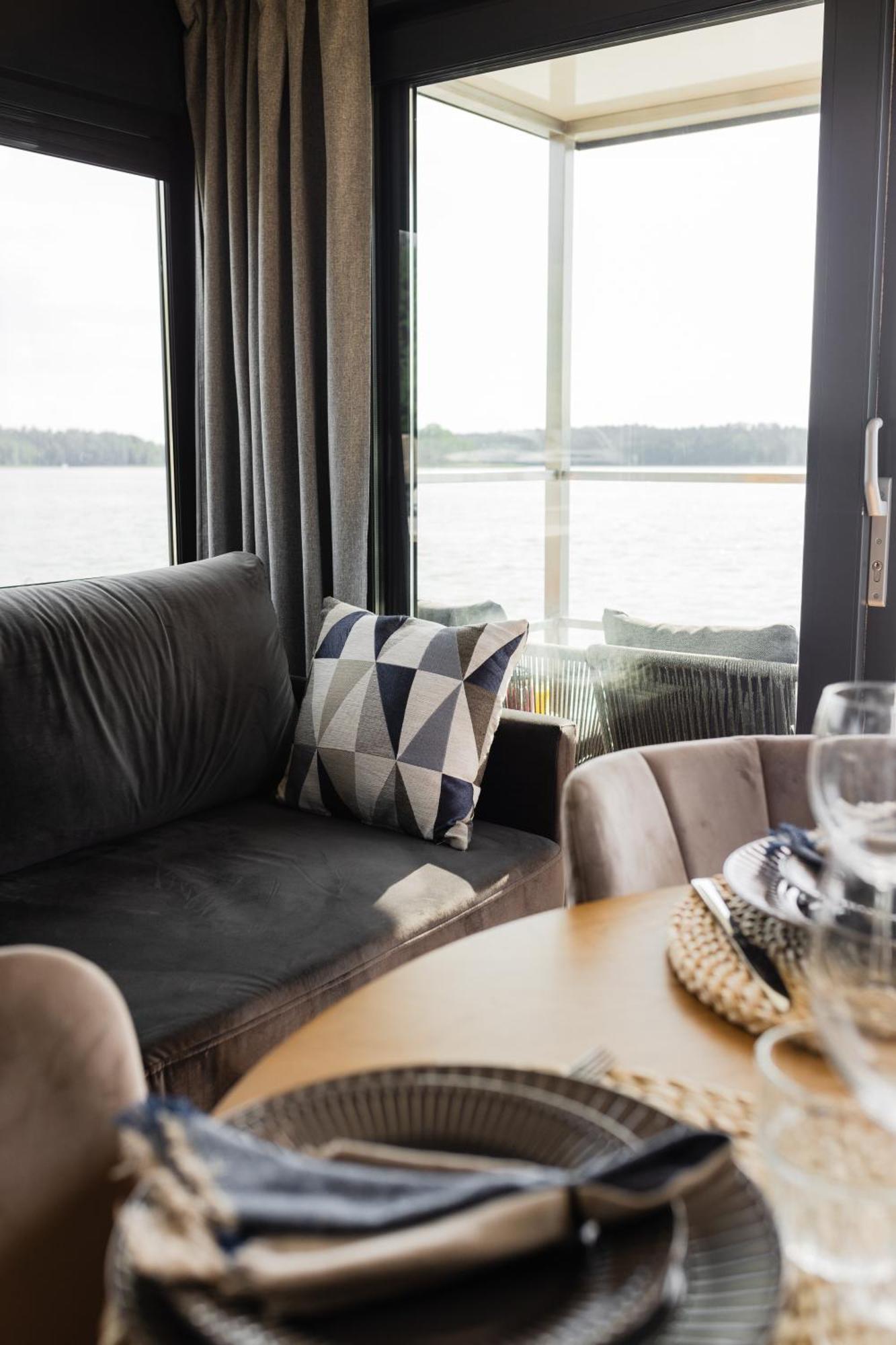 Domek Na Wodzie - Houseboat -Sauna, Taras Na Dachu, Dwie Sypialnie มิโคไวกี ภายนอก รูปภาพ