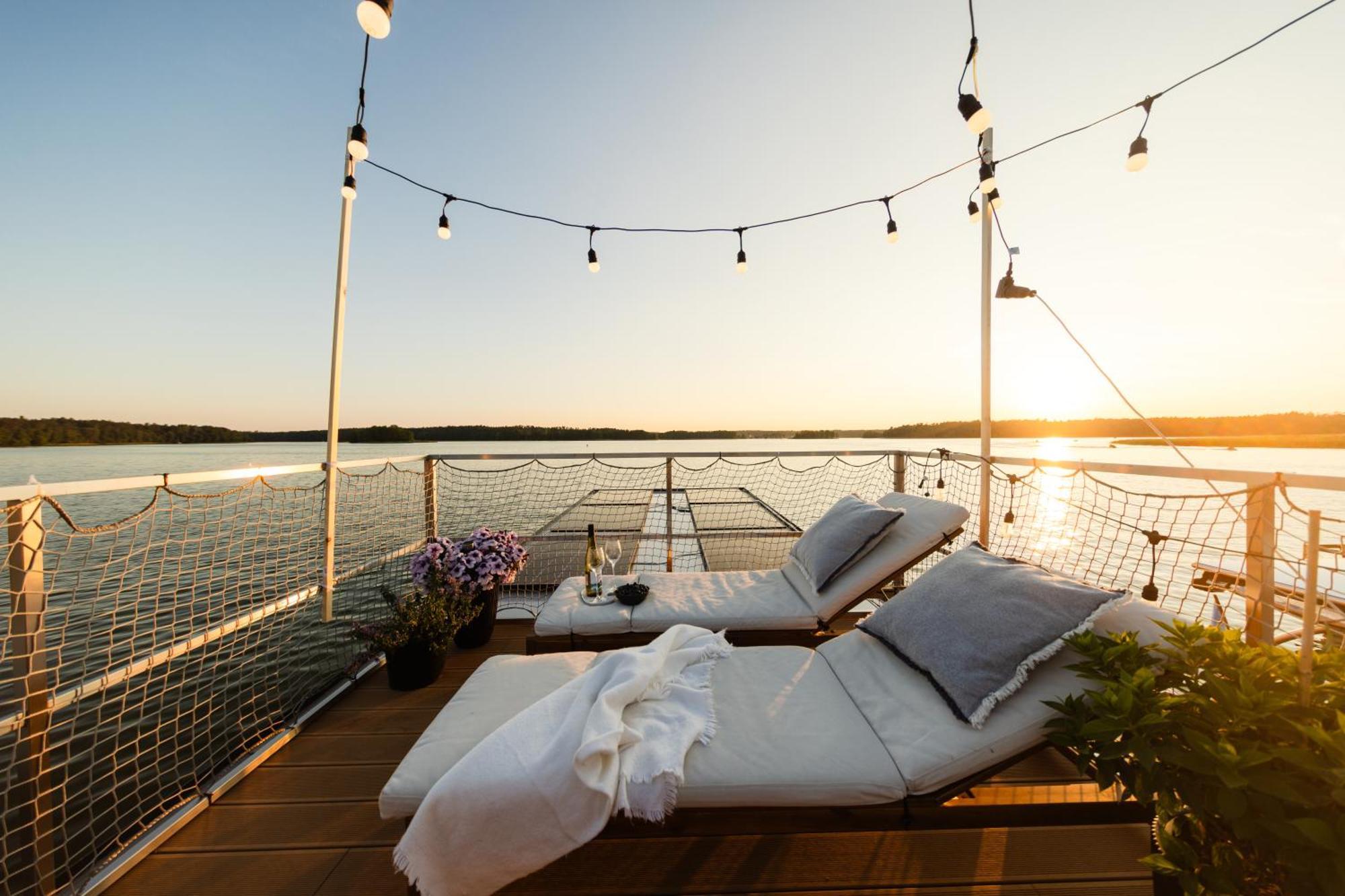 Domek Na Wodzie - Houseboat -Sauna, Taras Na Dachu, Dwie Sypialnie มิโคไวกี ภายนอก รูปภาพ