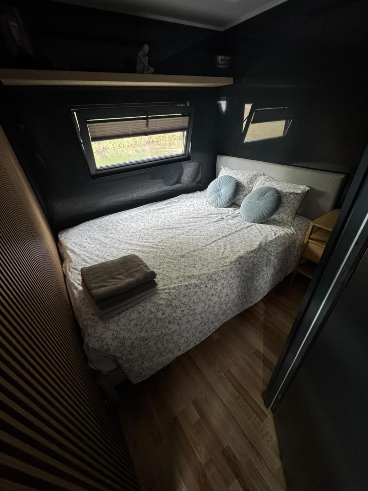 Domek Na Wodzie - Houseboat -Sauna, Taras Na Dachu, Dwie Sypialnie มิโคไวกี ภายนอก รูปภาพ