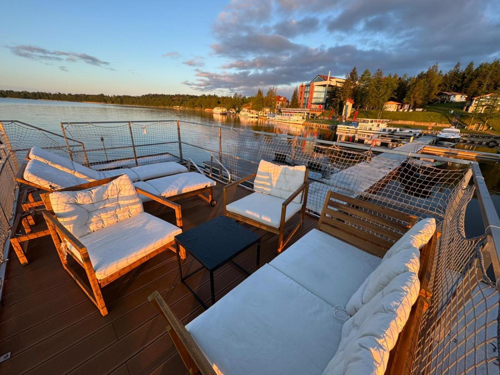 Domek Na Wodzie - Houseboat -Sauna, Taras Na Dachu, Dwie Sypialnie มิโคไวกี ภายนอก รูปภาพ