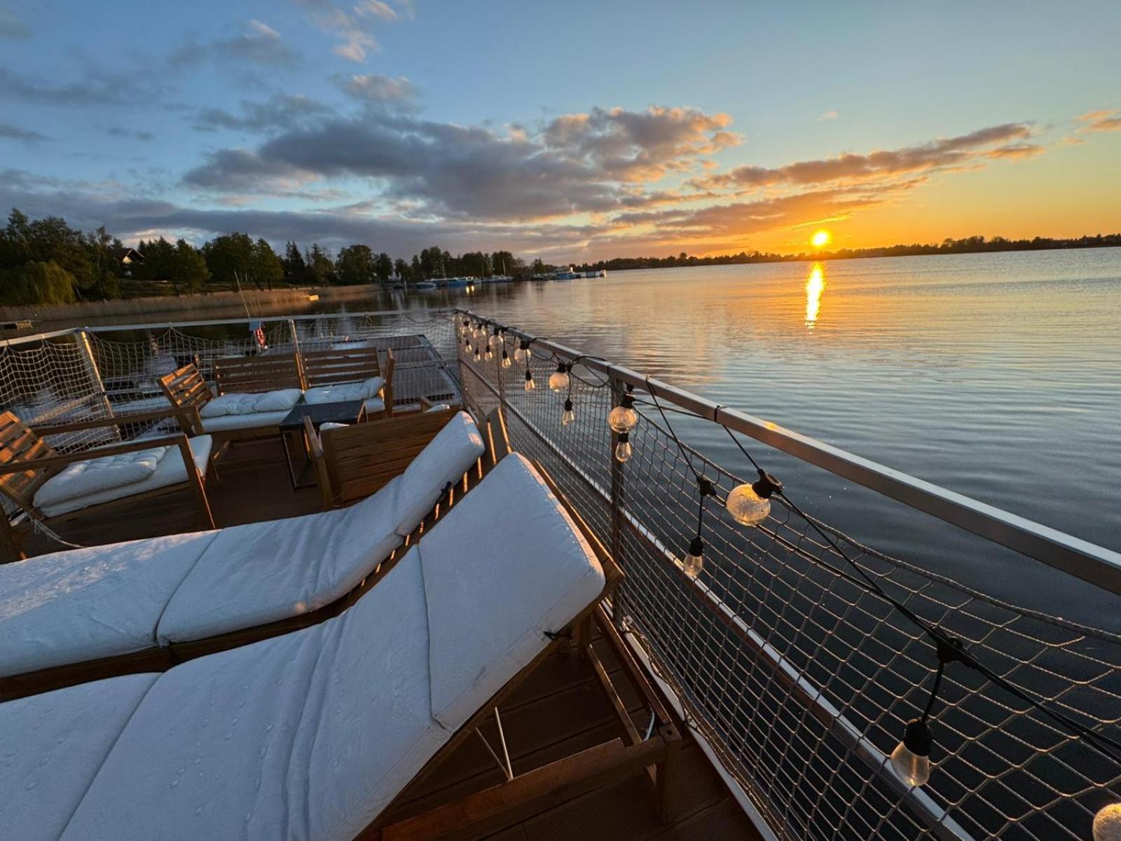 Domek Na Wodzie - Houseboat -Sauna, Taras Na Dachu, Dwie Sypialnie มิโคไวกี ภายนอก รูปภาพ