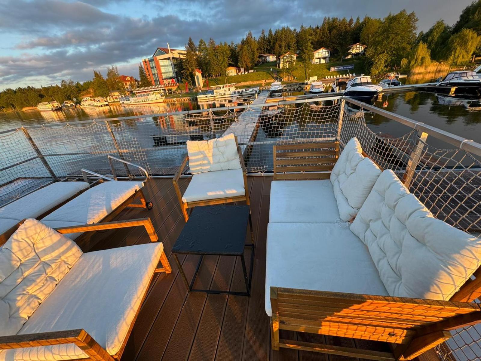 Domek Na Wodzie - Houseboat -Sauna, Taras Na Dachu, Dwie Sypialnie มิโคไวกี ภายนอก รูปภาพ